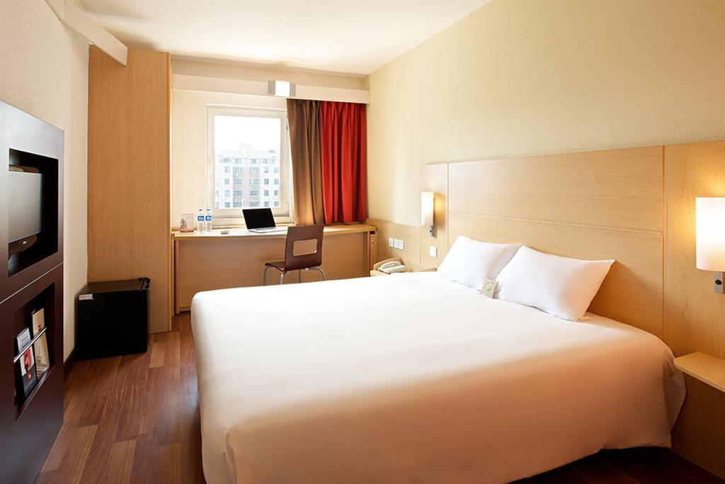 ไอบิส หนิงโบ เชียน หูว โฮเต็ล Hotel หนิงป่อ ภายนอก รูปภาพ
