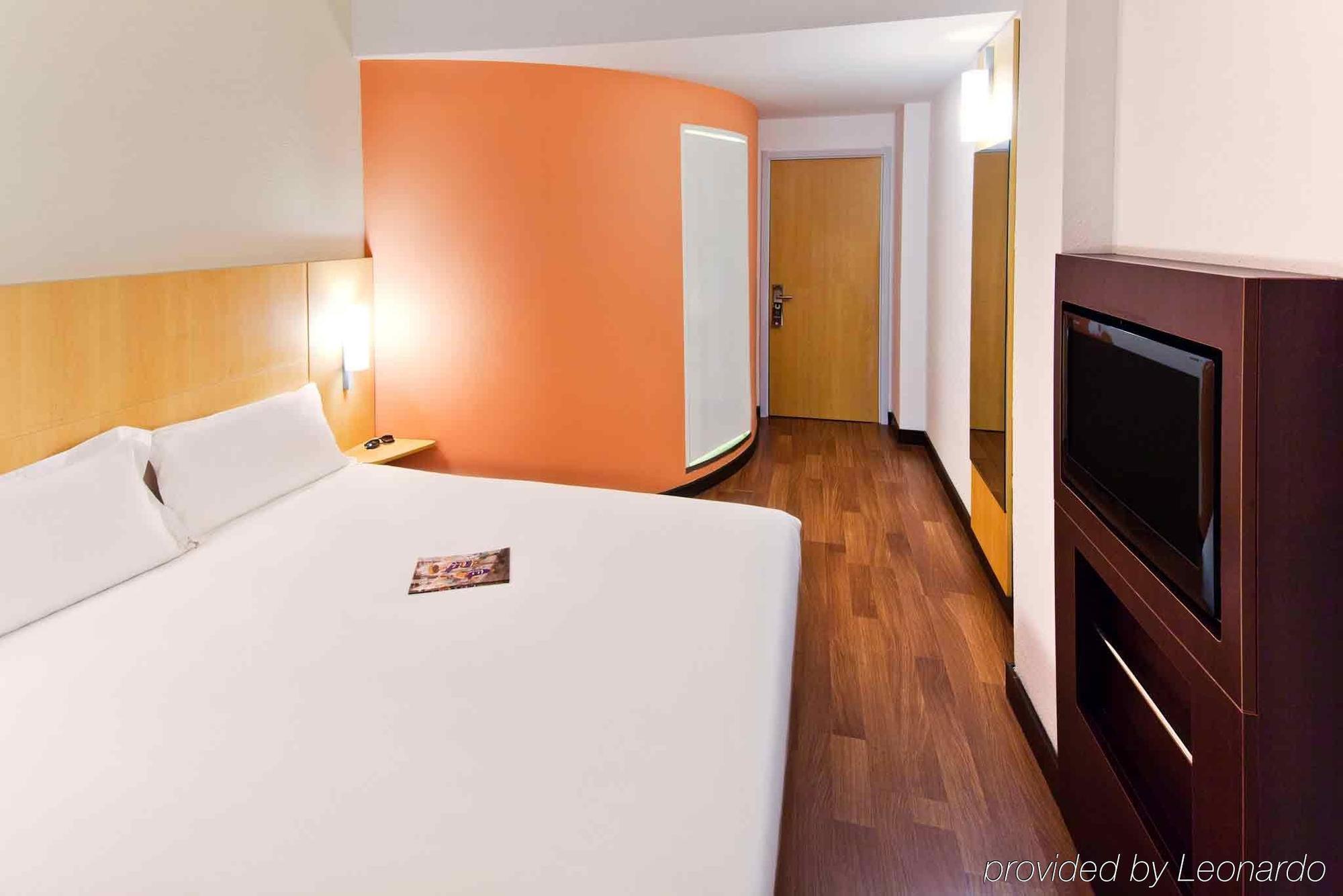 ไอบิส หนิงโบ เชียน หูว โฮเต็ล Hotel หนิงป่อ ภายนอก รูปภาพ
