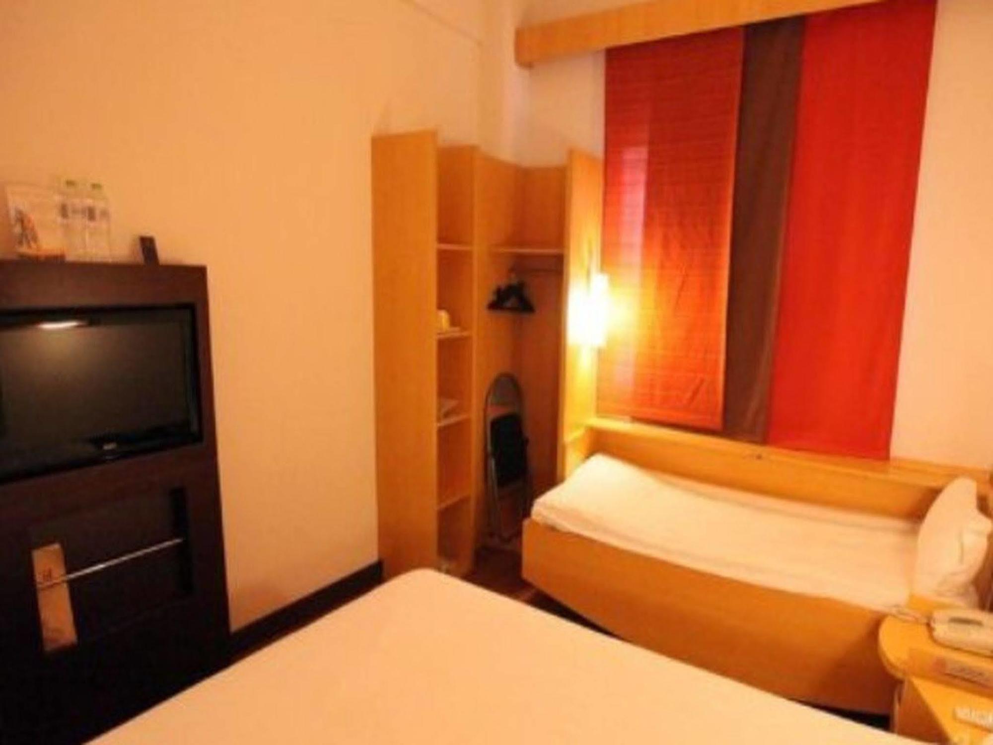 ไอบิส หนิงโบ เชียน หูว โฮเต็ล Hotel หนิงป่อ ภายนอก รูปภาพ