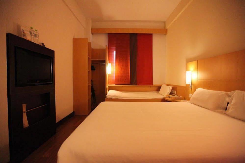 ไอบิส หนิงโบ เชียน หูว โฮเต็ล Hotel หนิงป่อ ภายนอก รูปภาพ