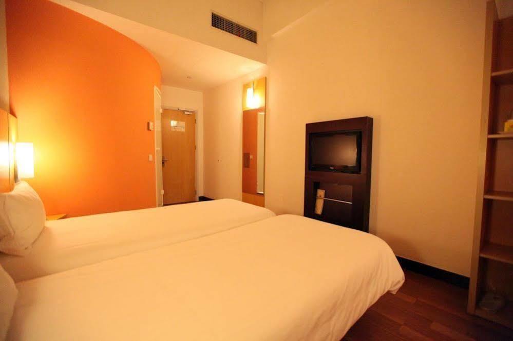 ไอบิส หนิงโบ เชียน หูว โฮเต็ล Hotel หนิงป่อ ภายนอก รูปภาพ