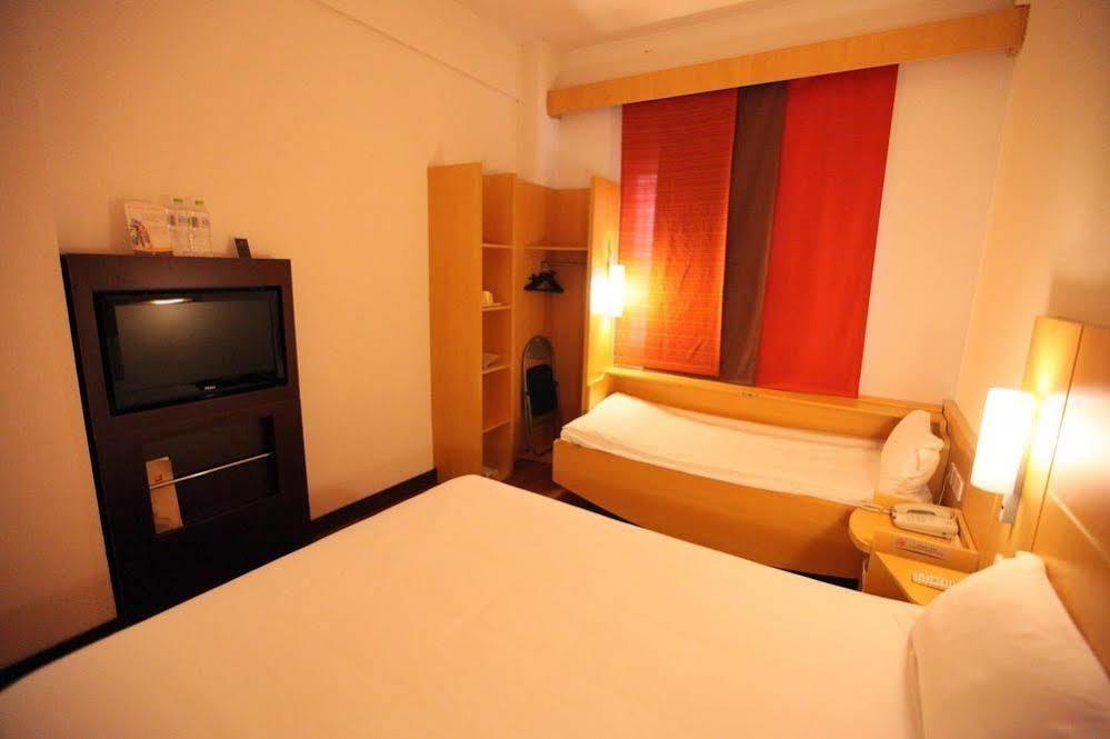 ไอบิส หนิงโบ เชียน หูว โฮเต็ล Hotel หนิงป่อ ภายนอก รูปภาพ