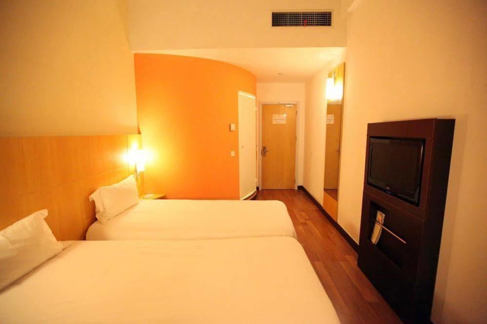 ไอบิส หนิงโบ เชียน หูว โฮเต็ล Hotel หนิงป่อ ภายนอก รูปภาพ